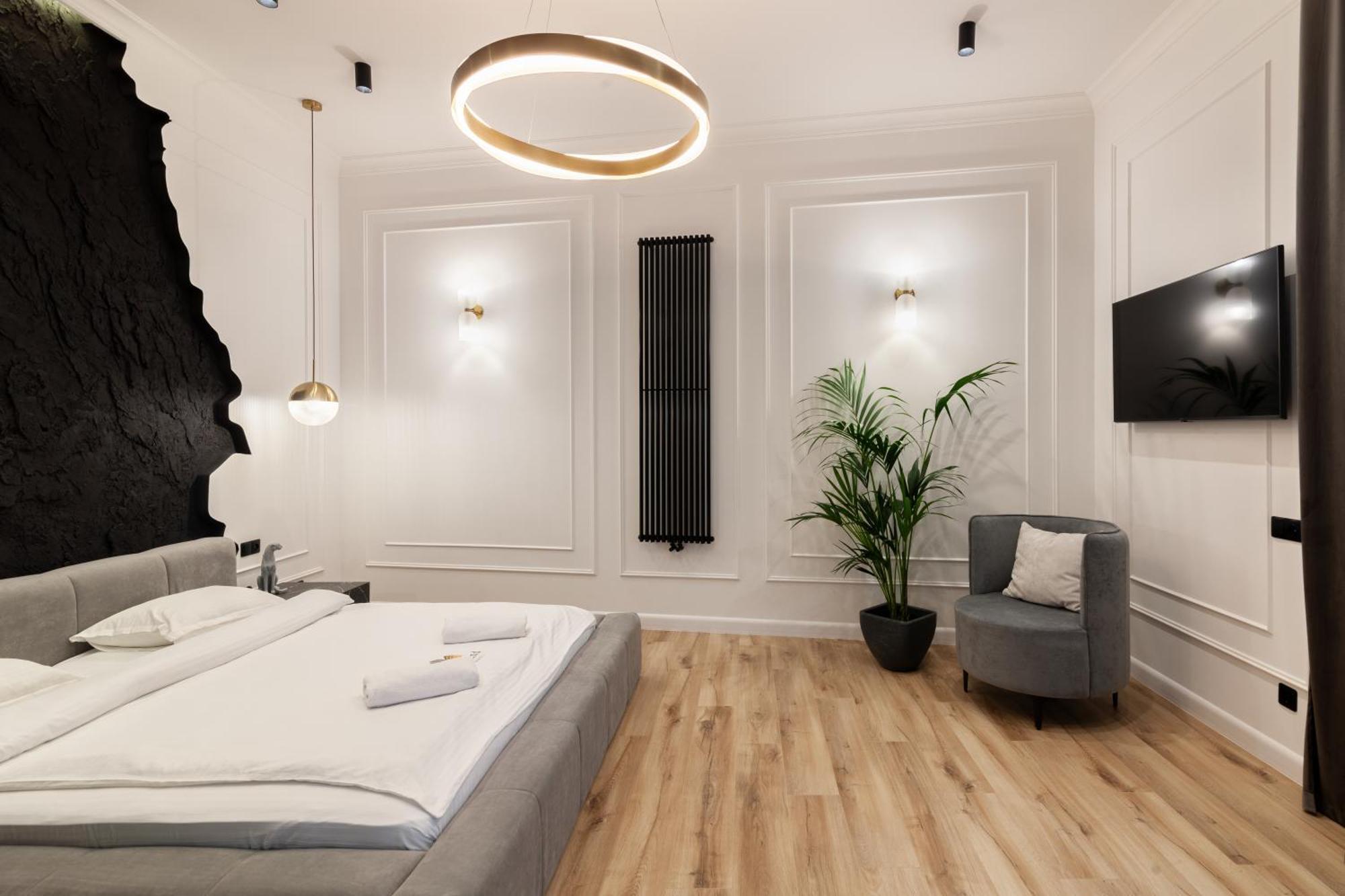Leogrand Apartments On Franka 35 Lviv Exteriör bild